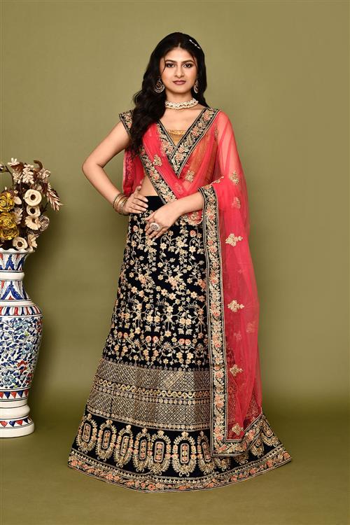 https://media.vinhemfashion.com/Images/FancylehengaVol1LC014SG7UAO53IW/image/designer